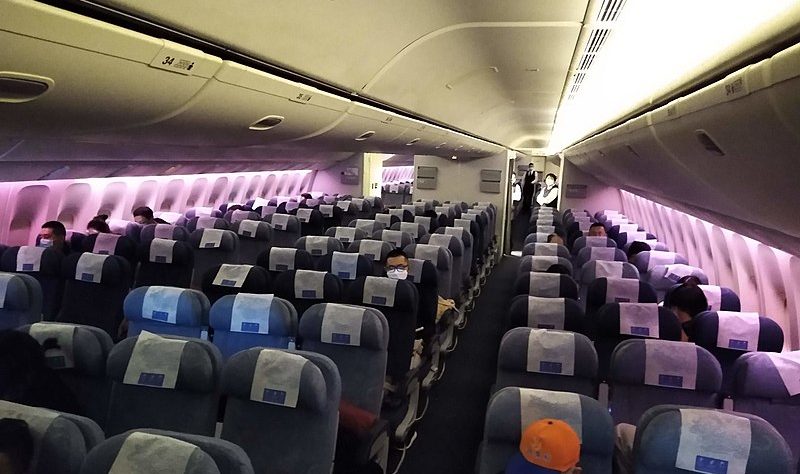 Cifra de viajeros aéreos en el mundo retrocedió una década por COVID-19