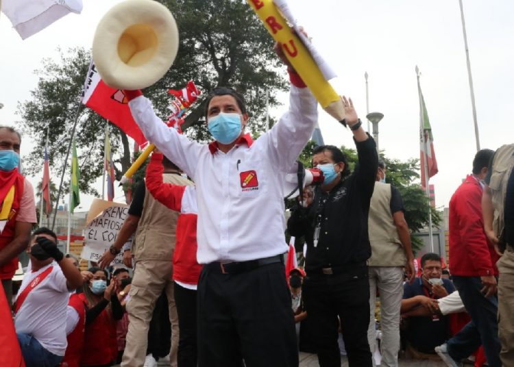 Pedro Castillo insiste en prohibir las importaciones