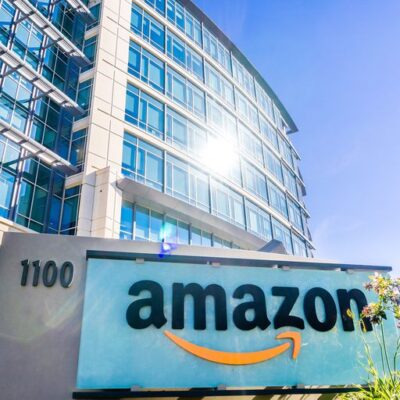 La estrategia de Amazon para avanzar con las tiendas físicas que sacude al mercado