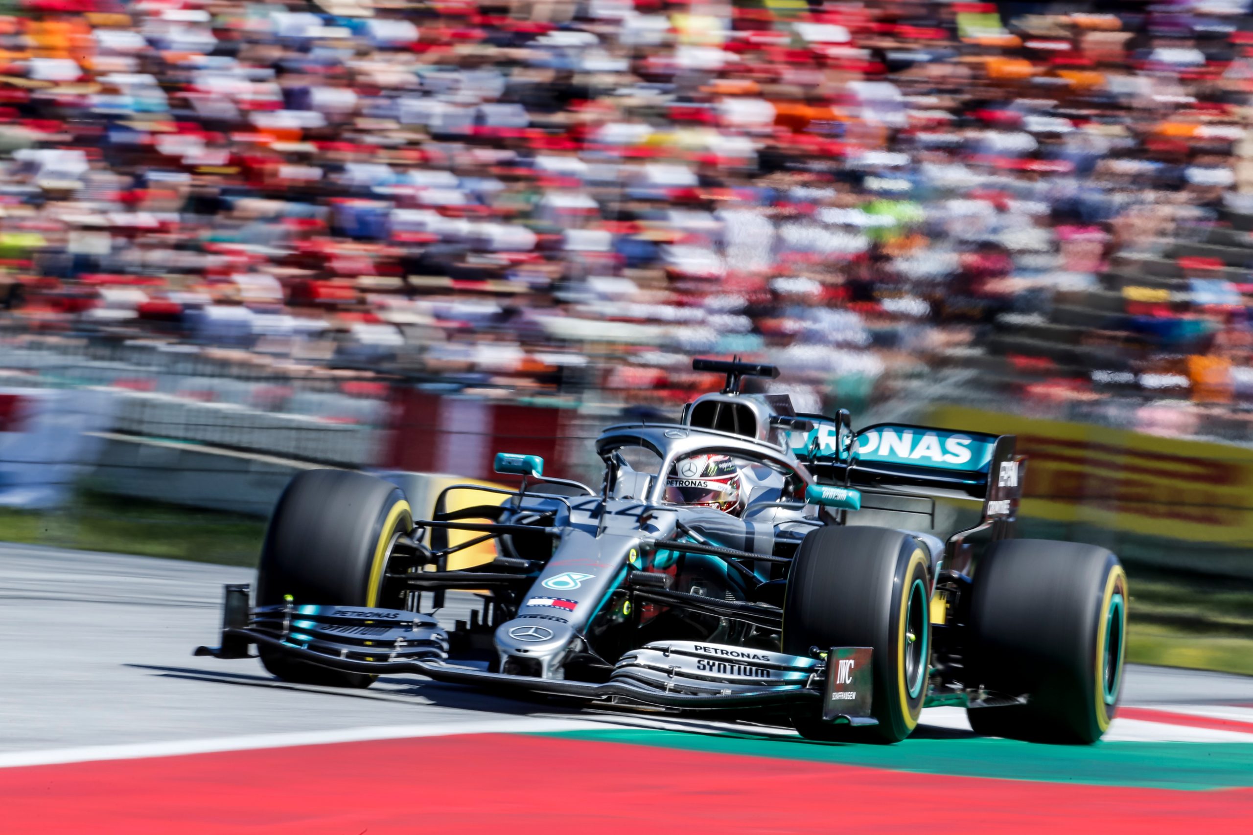 Histórico: Hamilton llega a 100 victorias en la F1 tras coronarse en el GP de Rusia