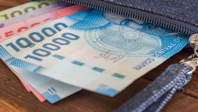 El proyecto para un cuarto retiro de fondos de pensiones logró media sanción en Chile