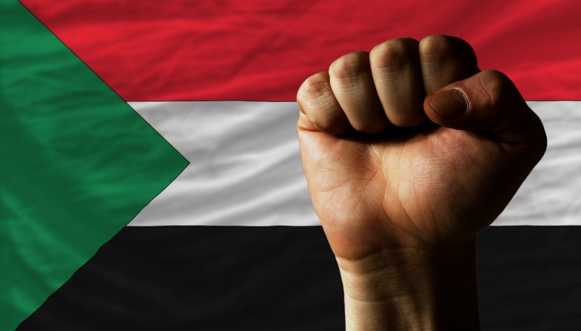 El premier sudanés recuperó la libertad