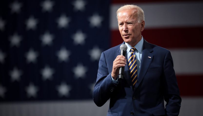 Biden promulgó su ansiado plan de infraestructura en un acto con oficialistas y opositores