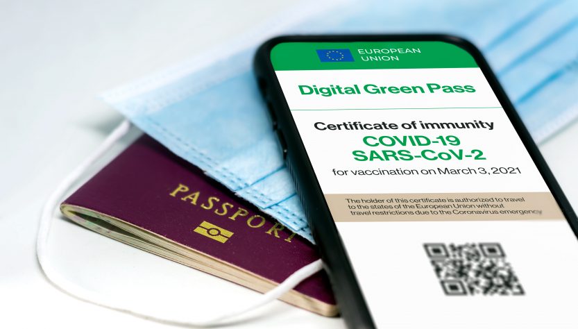 La variante ómicron atraviesa continentes y muchos países adoptan restricciones