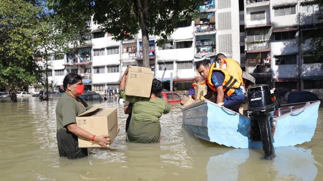 Suben a 27 los fallecidos por las inundaciones en Malasia