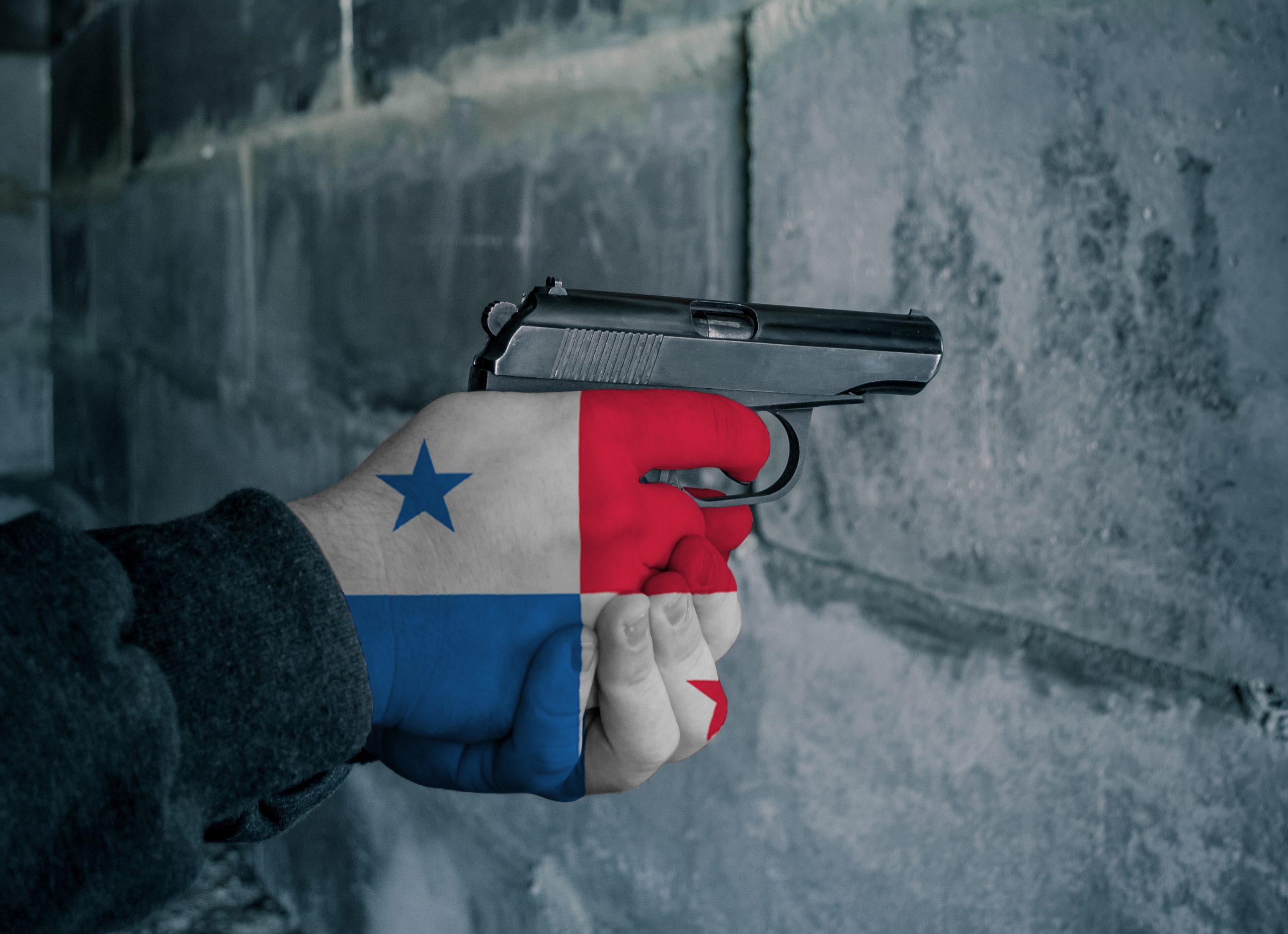 Panamá ofrece canje de armas ilegales por bonos de alimentos