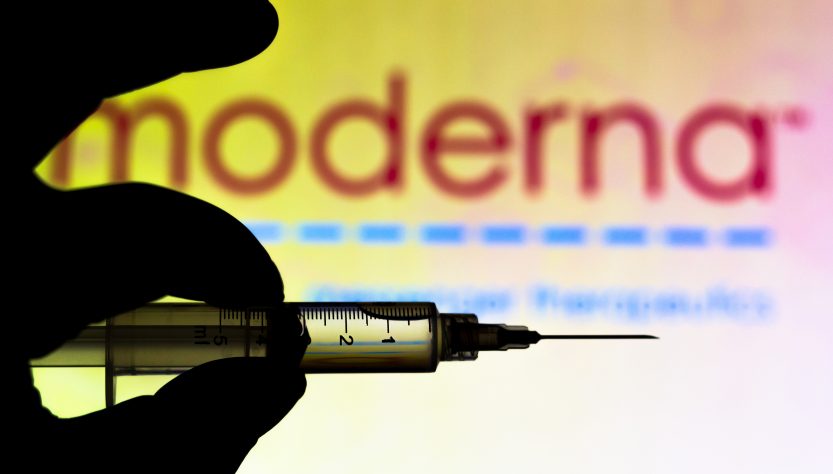 Moderna: el refuerzo de su vacuna aumenta anticuerpos neutralizantes contra Ómicron