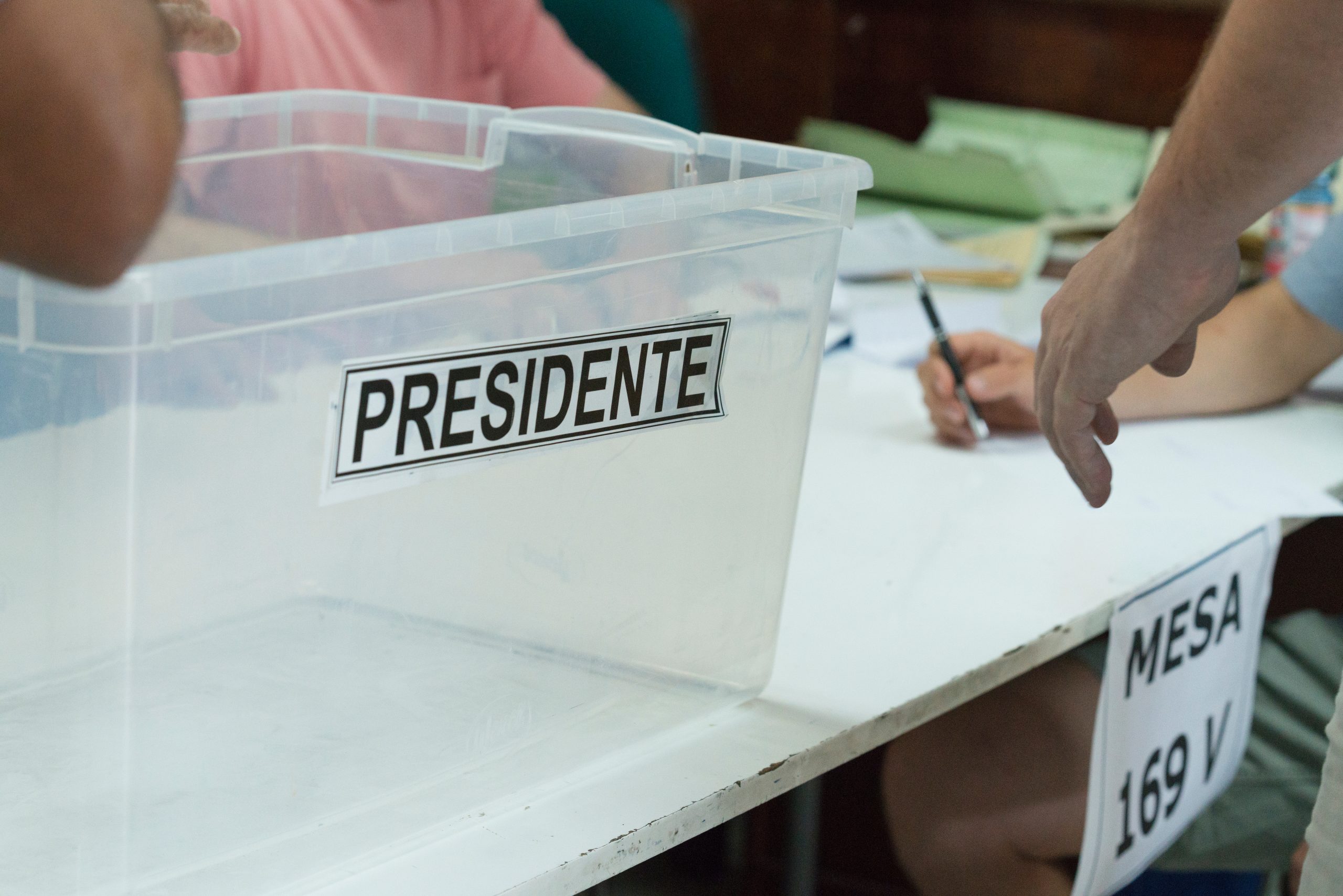 Kast y Boric, con apelaciones contra el comunismo y el odio, cerraron sus campañas de cara al balotaje