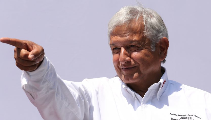 México: AMLO estrenó aeropuerto internacional en medio de polémicas