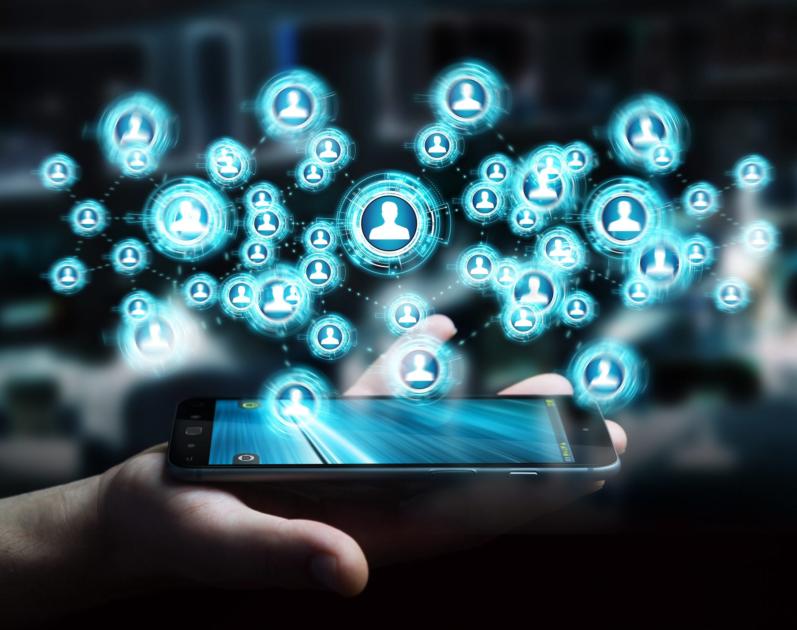 Cómo responder a comentarios negativos en redes sociales institucionales