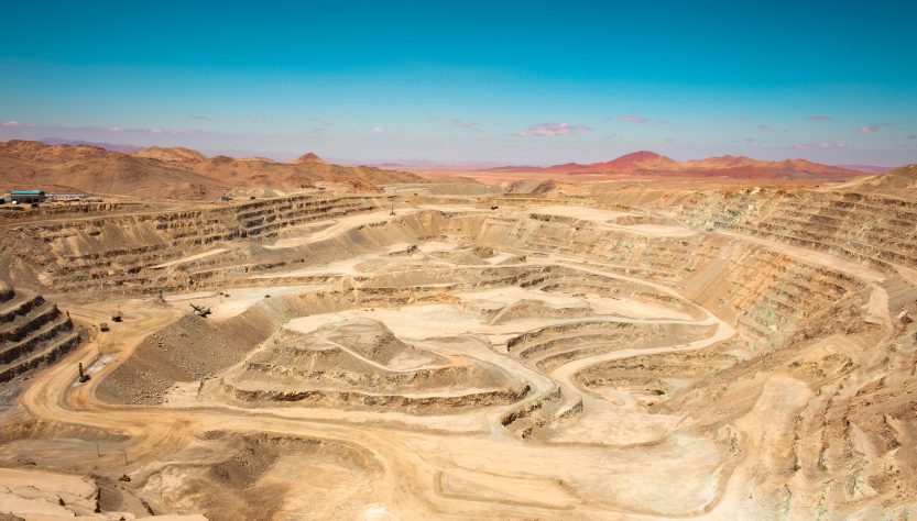 Chile: la CC aprobó la iniciativa de nacionalización de empresas del cobre, litio y oro