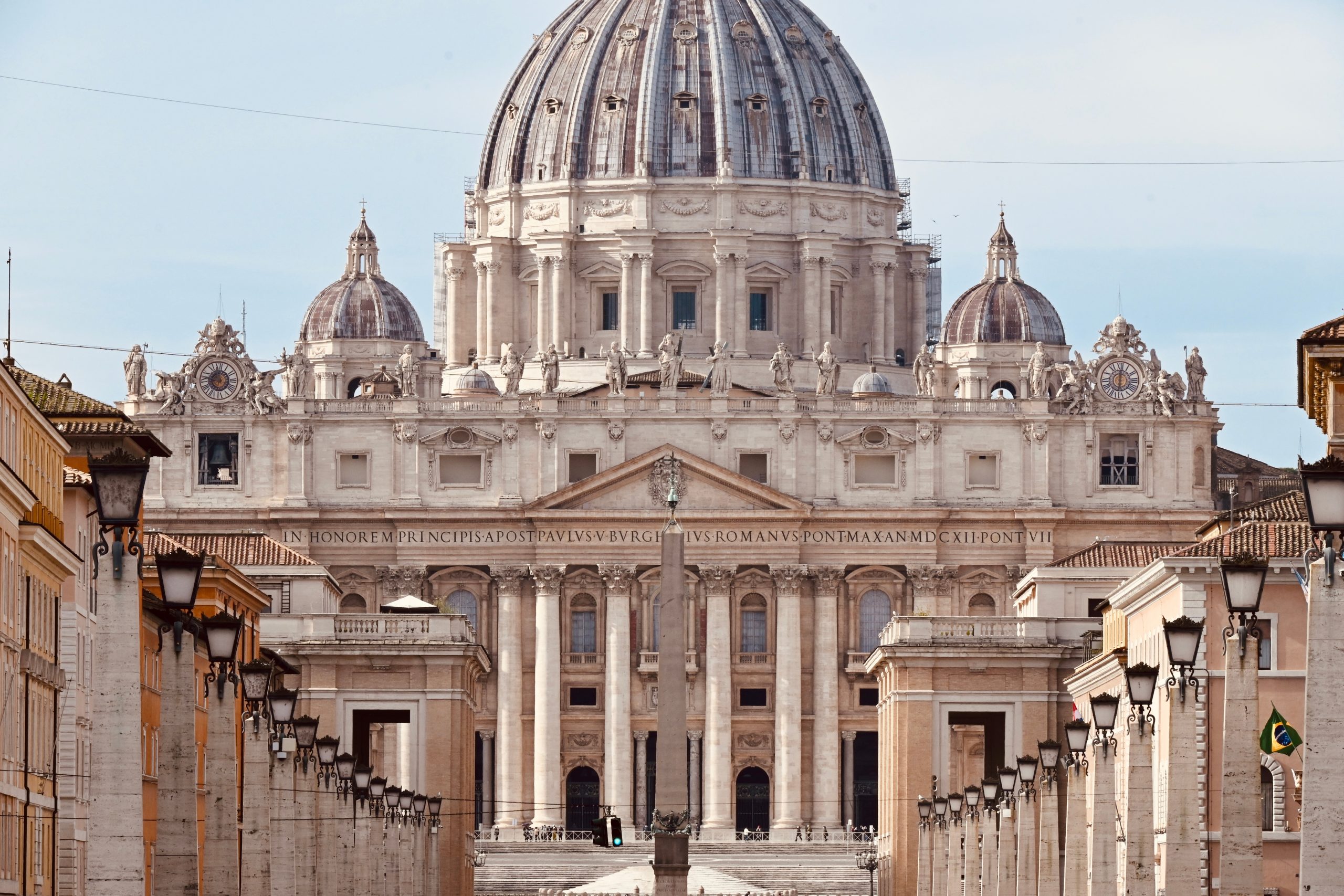 Tribunal interrogará al cardenal acusado de malversación de fondos