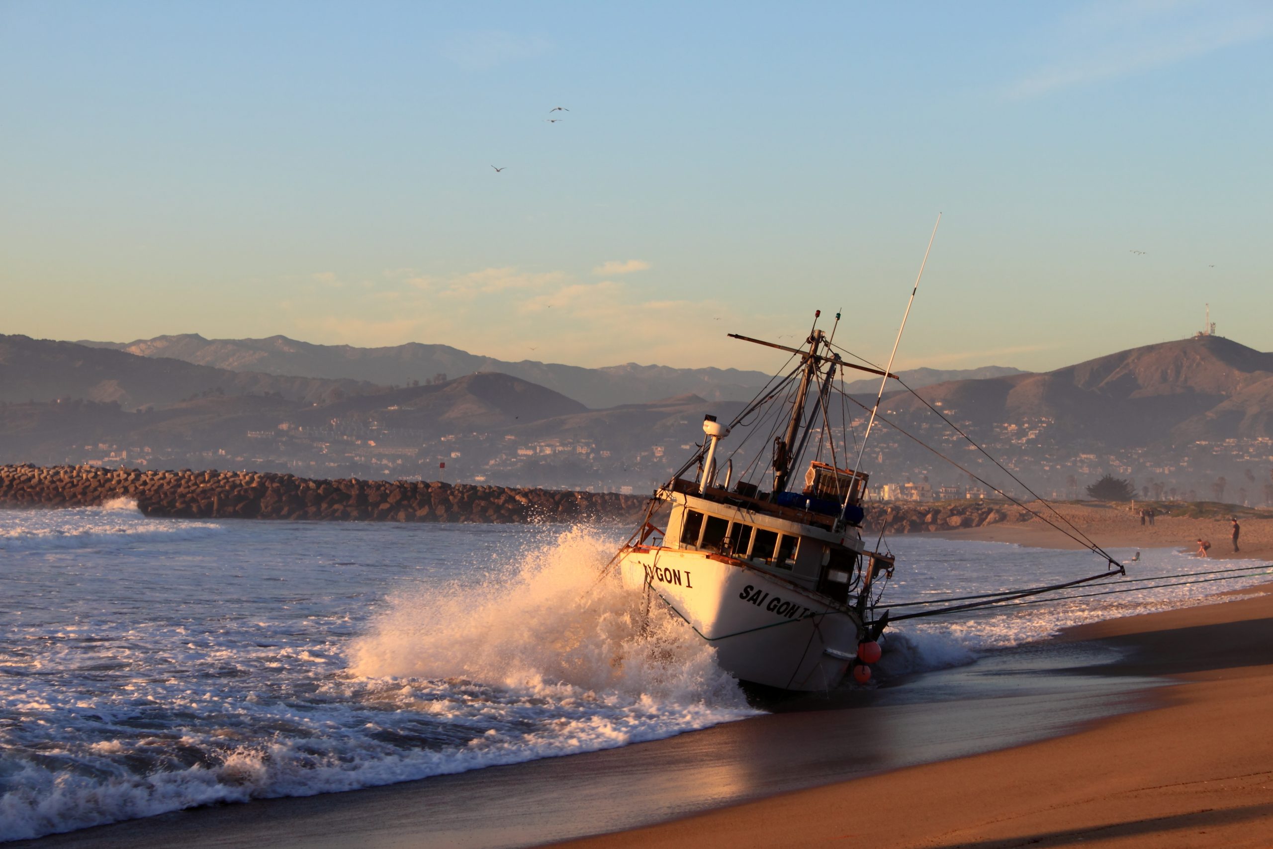 Un barco con 150 migrantes haitianos encalló en Florida