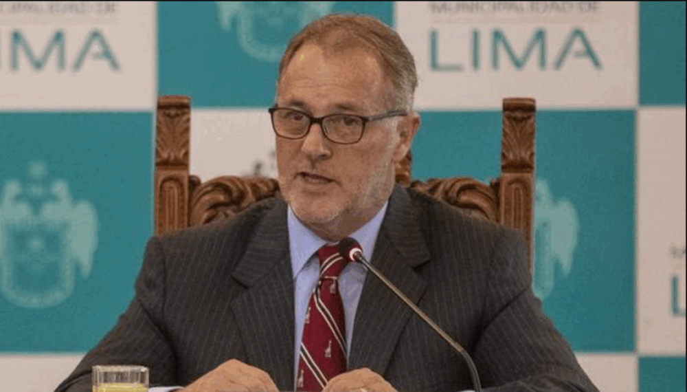 Destituyeron al alcalde de Lima por mantener otro cargo público en paralelo