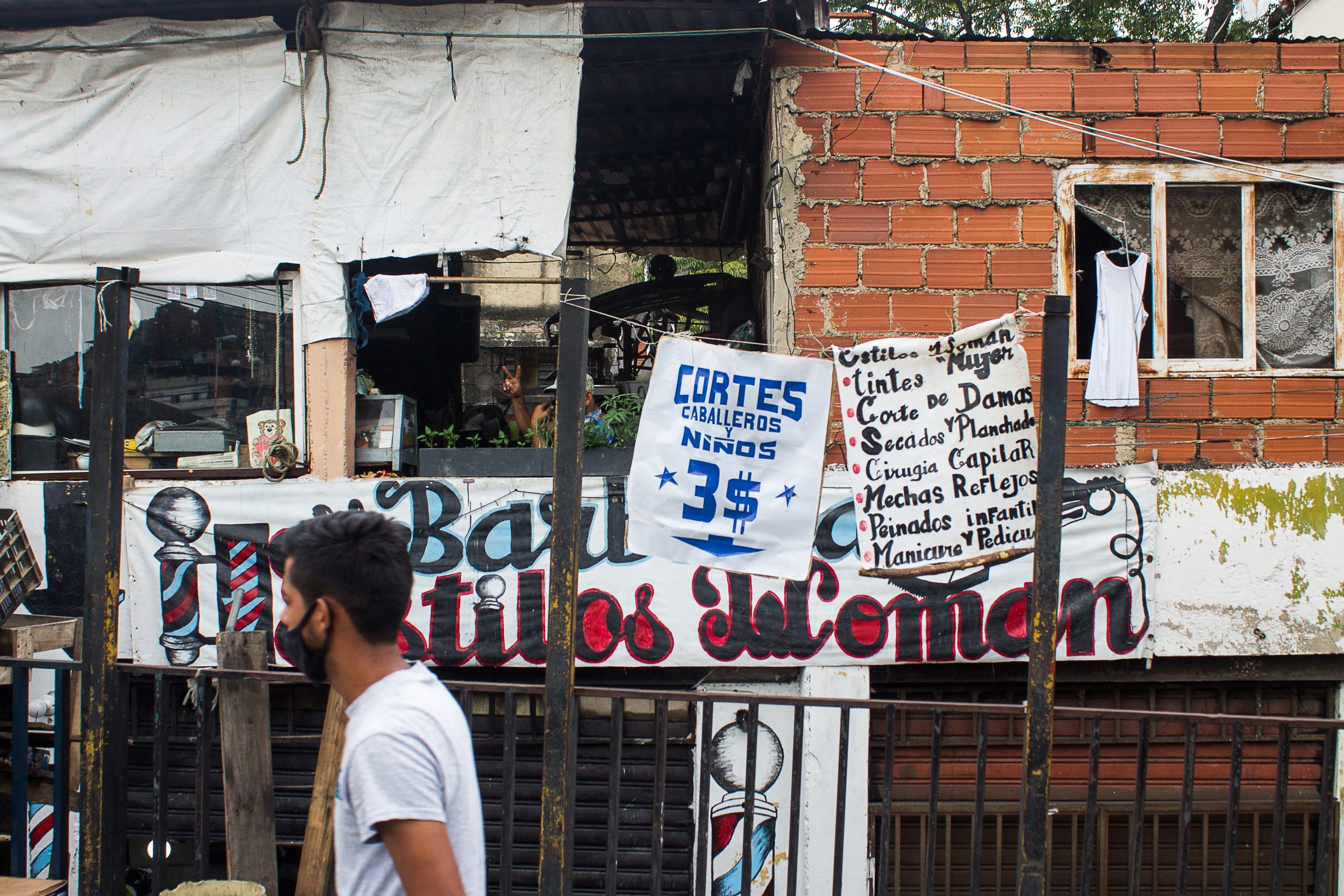 Nuevo impuesto al dólar en Venezuela