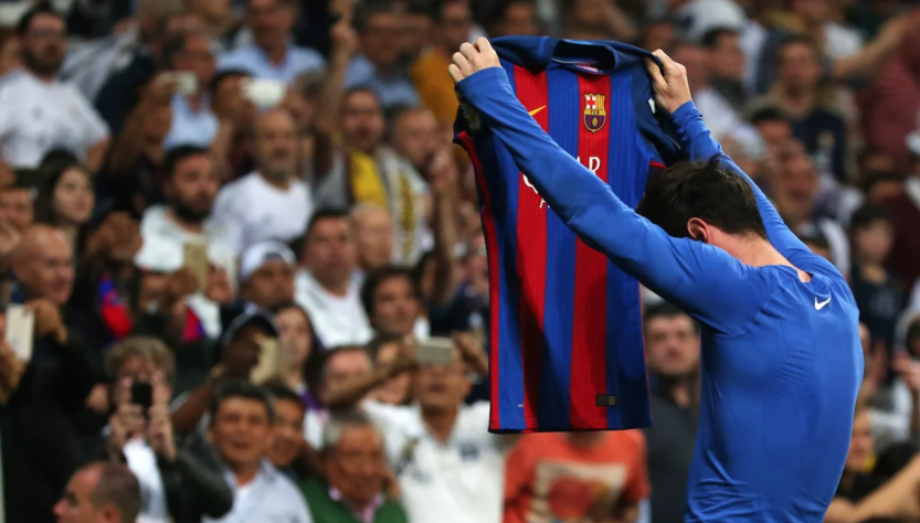 Un coleccionista pagó 450.000 dólares por una camiseta de Messi 