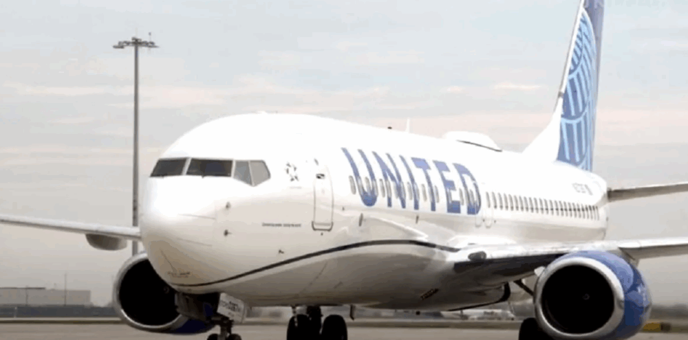 Perú: avión aterrizó de emergencia en Lima por una falla en el motor