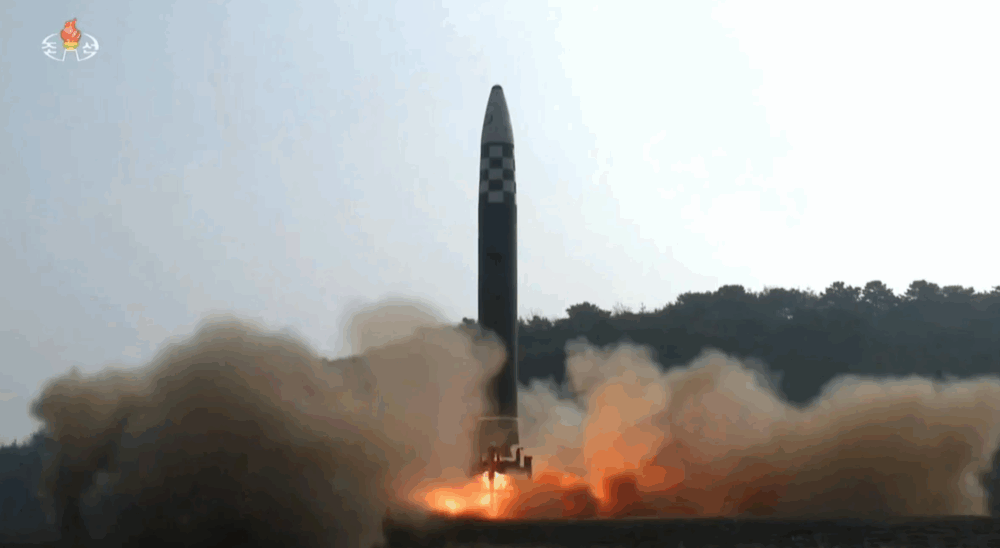 Corea del Norte disparó tres misiles balísticos