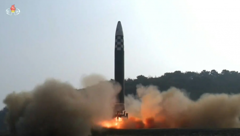 Corea del Norte disparó tres misiles balísticos