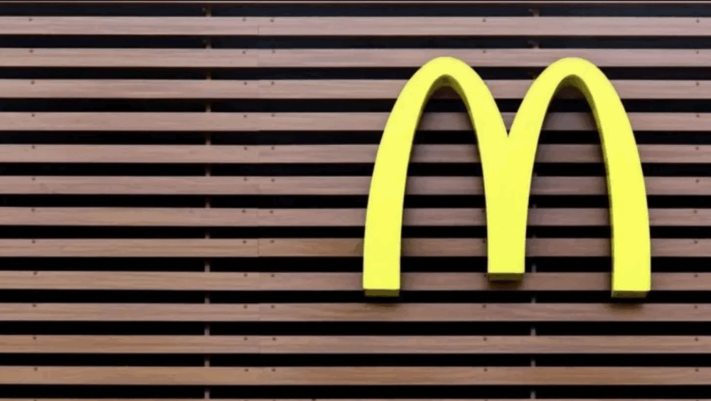McDonald’s acordó la venta de sus 850 restaurantes en Rusia 