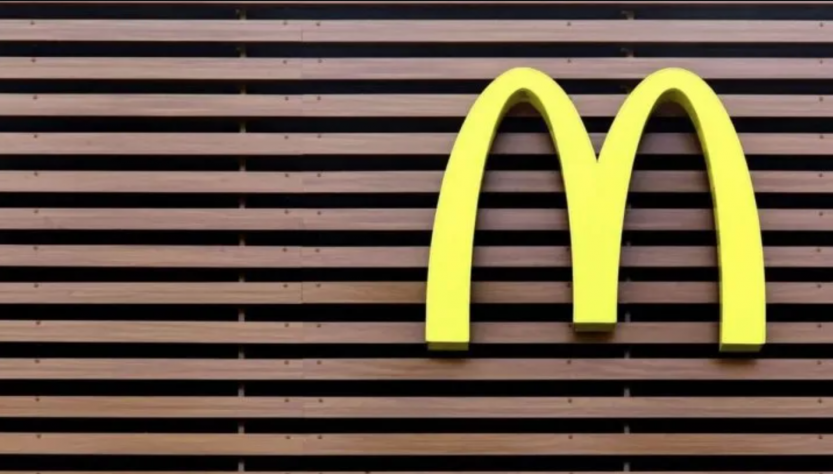 McDonald’s acordó la venta de sus 850 restaurantes en Rusia 