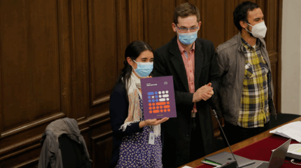 Amarillos por Chile: alerta roja por la nueva Constitución