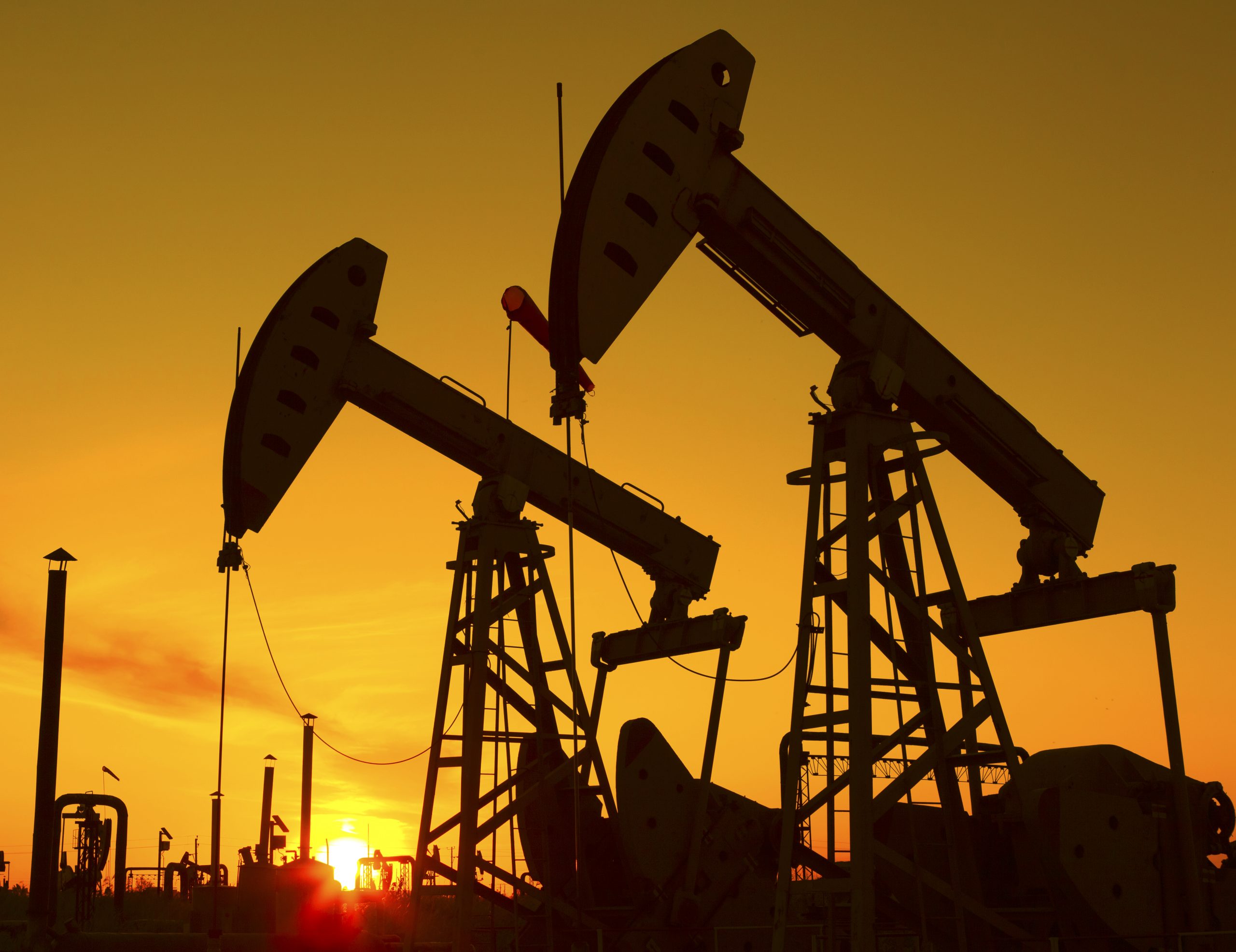 La UE planea limitar gradualmente la importación de petróleo ruso 