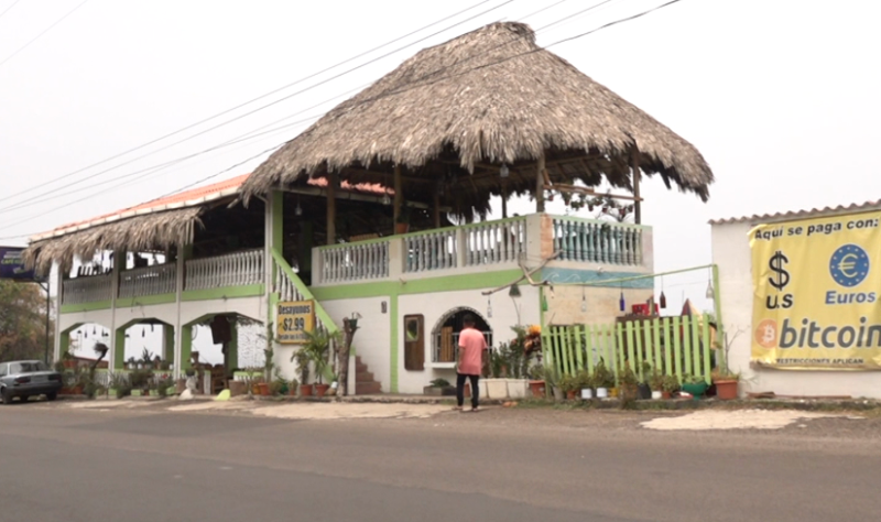 El Salvador sufre por el colapso de las criptomonedas