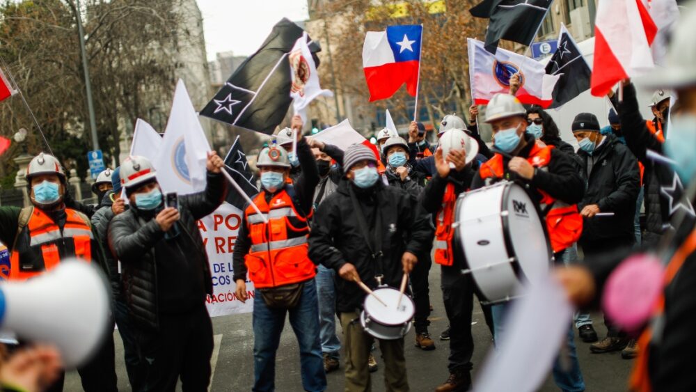 Trabajadores de la estatal Codelco iniciaron un paro indefinido en Chile