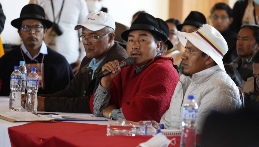 Gobierno de Ecuador rompe diálogo con indígenas tras muerte de militar