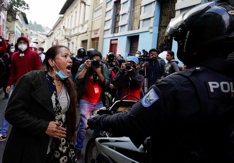 Indígenas en Ecuador iniciaron protestas por políticas económicas