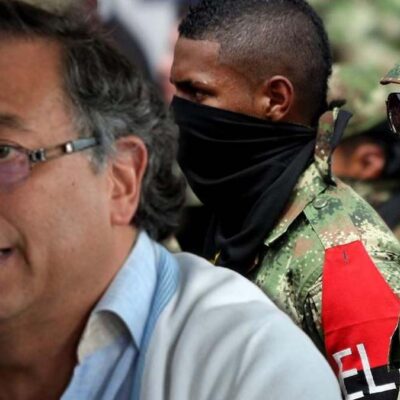 ELN, dispuesto a retomar diálogos cuando asuma Petro