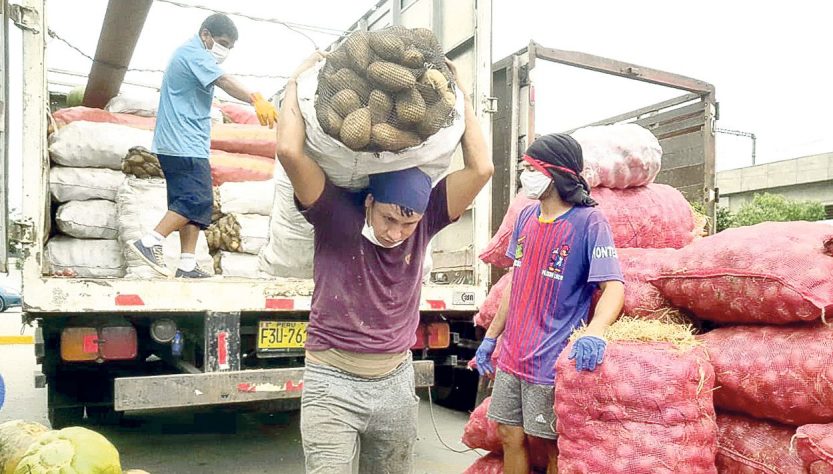 Perú: advierten falta de alimentos si el paro de transportistas dura más de 3 días