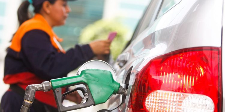 Perú: Gobierno postergó la venta de gasolina de solo dos tipos