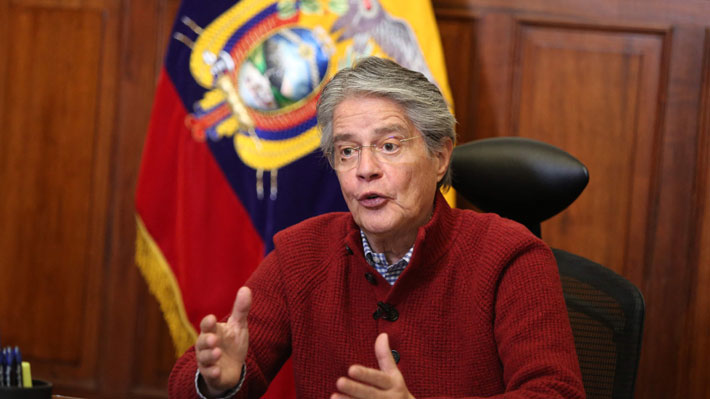 Ecuador: Lasso redujo precios de los combustibles