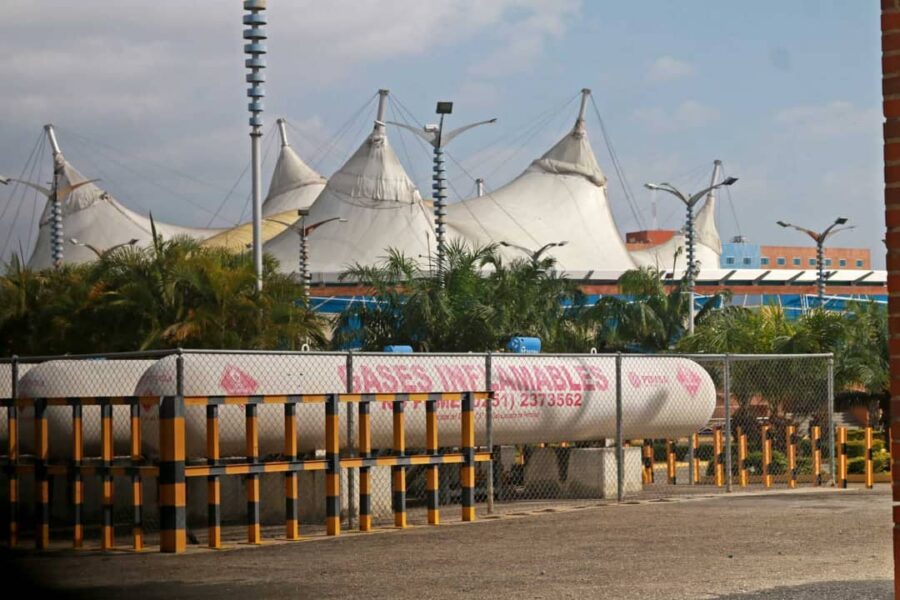 Venezuela: Maduro invita a empresas petroleras francesas a invertir