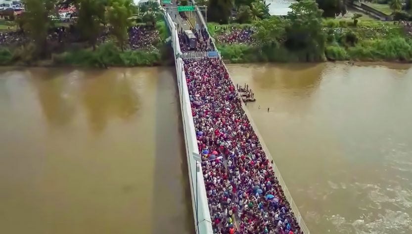 Nueva caravana de migrantes avanza hacia Estados Unidos