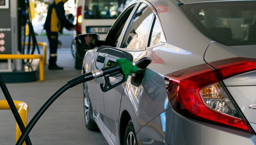 Perú: solo se venderán combustibles regular y premium