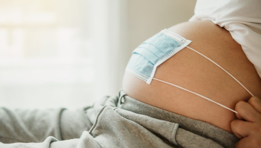 Vacunas COVID durante el embarazo protegen a bebés