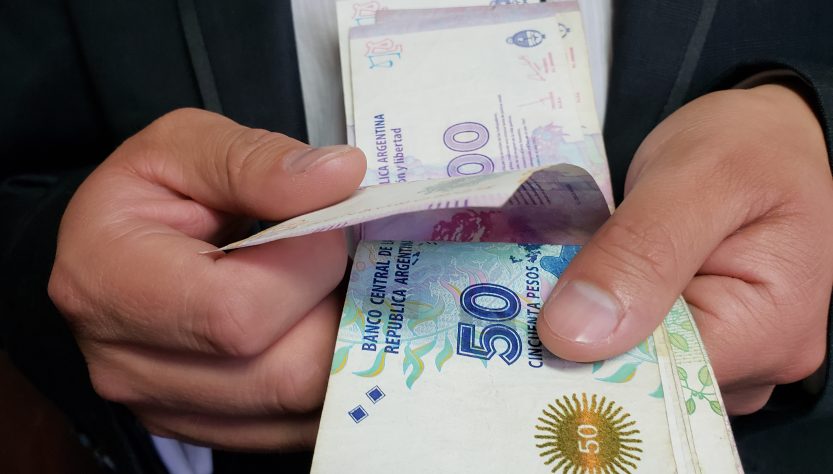 Como en Venezuela: argentinos gastan su dinero para «ahorrar»