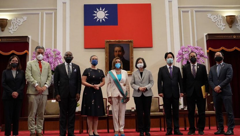 China anuncia sanciones contra Pelosi