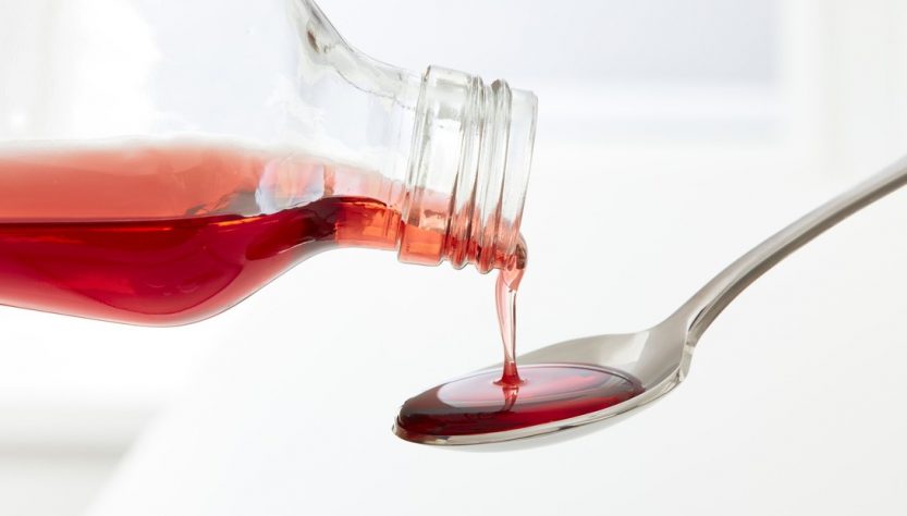 Indonesia prohíbe la venta de jarabes medicinales tras la muerte de 99 niños