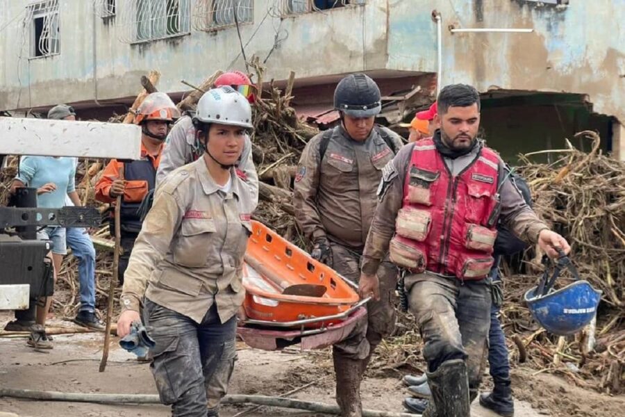 Venezuela: Deslave deja al menos 22 muertos y decenas de desaparecidos