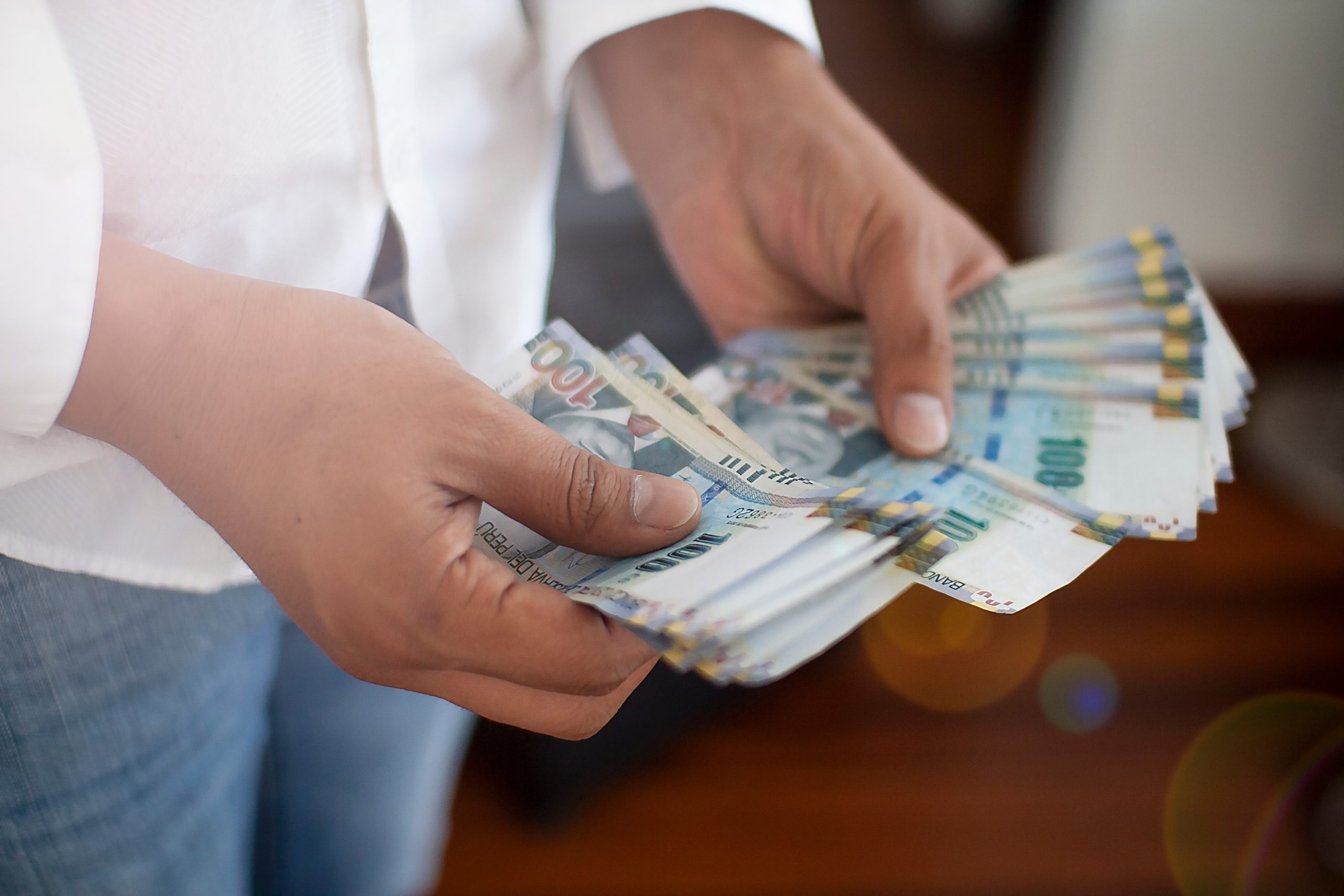 72% de los peruanos considera que el gobierno y la crisis global son culpables del aumento de los precios