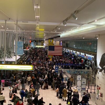 Aerolíneas en EU cancelan vuelos a unos días de año nuevo