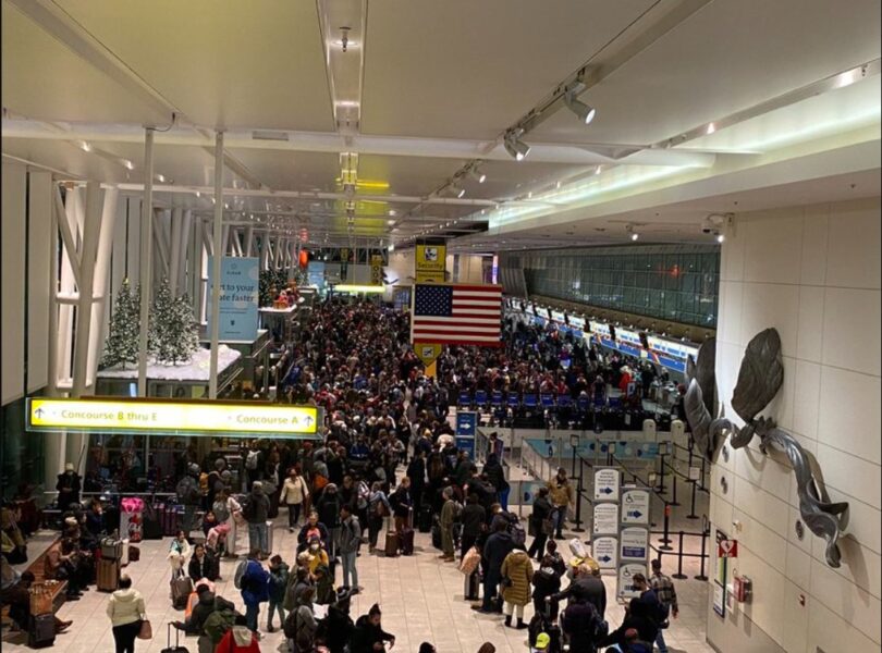 Aerolíneas en EU cancelan vuelos a unos días de año nuevo