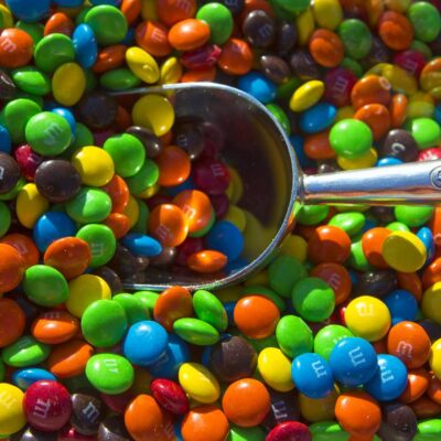 M&Ms dice adiós a sus coloridos personajes por controversia