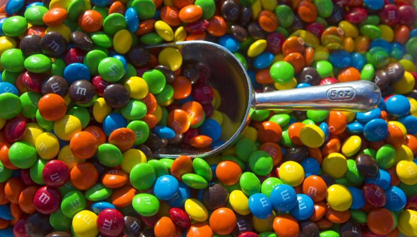 M&Ms dice adiós a sus coloridos personajes por controversia