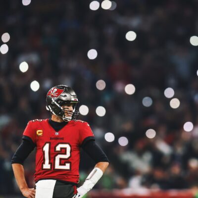 Tom Brady anuncia su retiro del fútbol americano