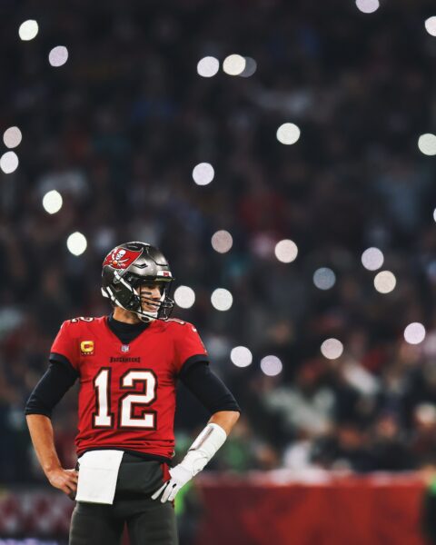 Tom Brady anuncia su retiro del fútbol americano